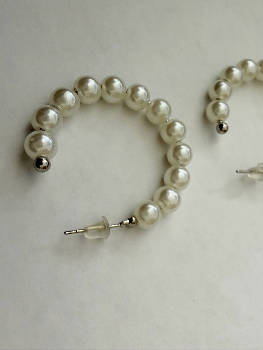 Pearl Beaded Hoop Earrings - White - Picture 3 of 4